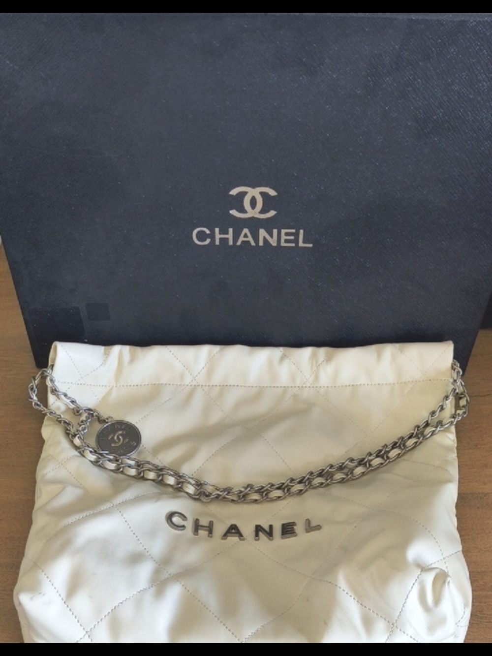 Chanel White Quilted Shoulder Bag with Chain